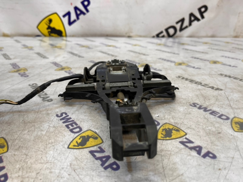 Кронштейн ручки двери передний правый S80 AS