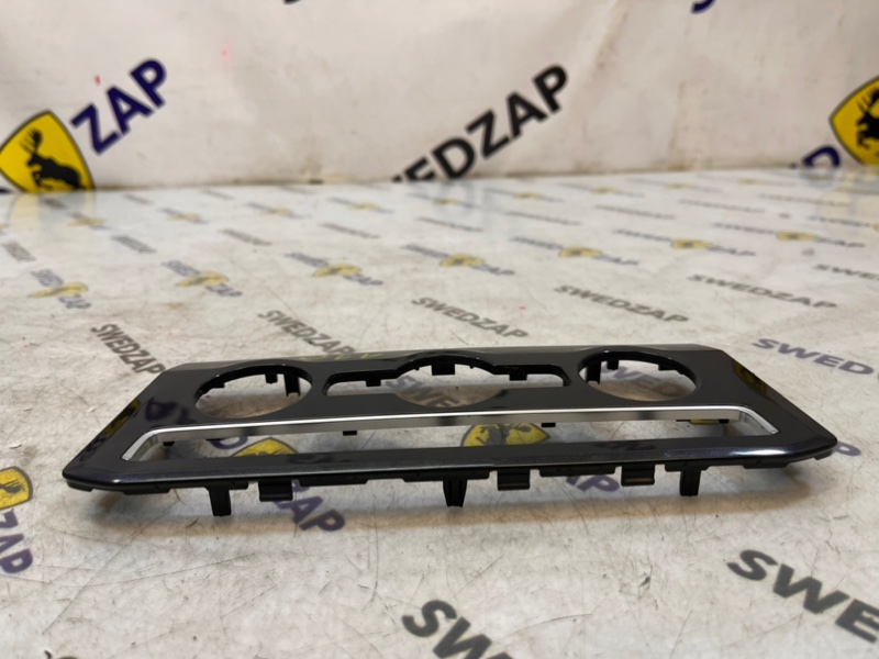 Накладка блока климата Volkswagen Tiguan CZPA