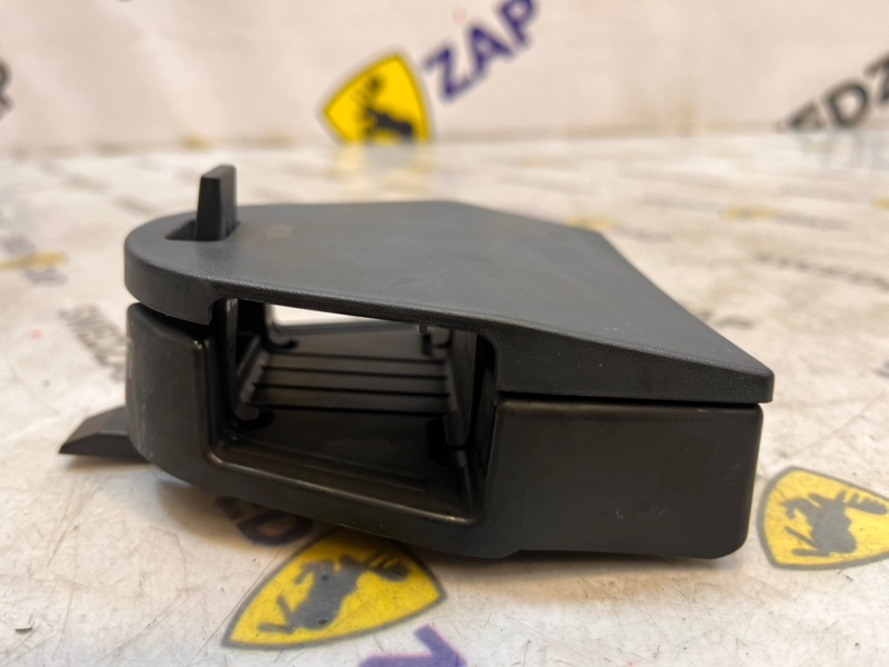 Кронштейн аварийного знака Volkswagen passat CJSA