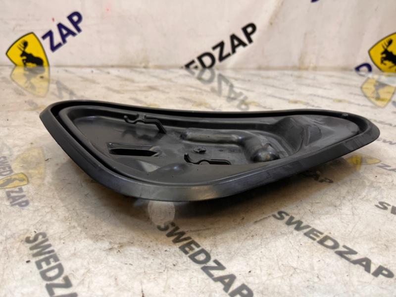 Накладка двери передняя левая Volkswagen passat CJSA Накладка двери передняя левая Volkswagen passat CJSA