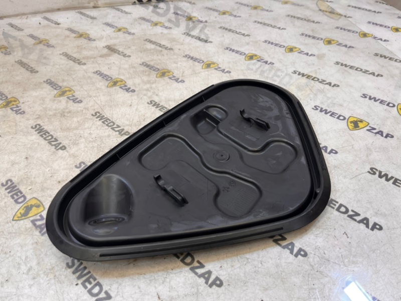 Накладка двери задняя левая Volkswagen passat 2018 CJSA 3G0839915B контрактная