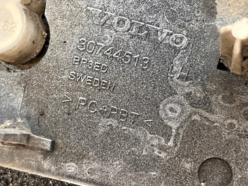 Катафот бампера задний левый XC70 2009 B6324S