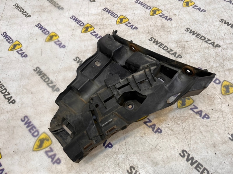 Запчасть кронштейн бампера передний левый Volvo XC70 2008 B6324S 31214960 контрактная Кронштейн бампера передний левый Volvo XC70 2008 B6324S 31214960 контрактная