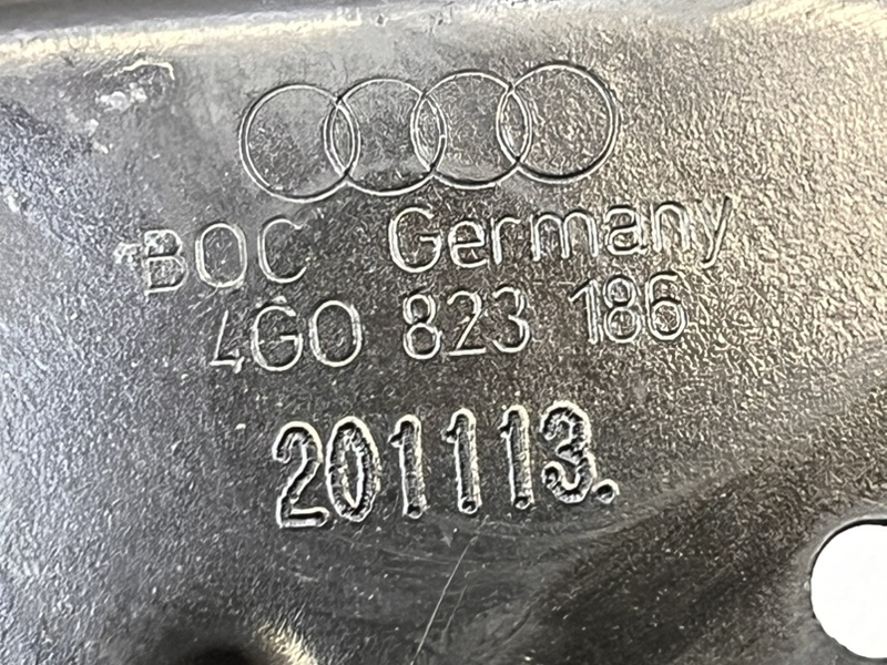 Петля замка капота RSQ3 2014 CTSA Петля замка капота RSQ3 2014 CTSA