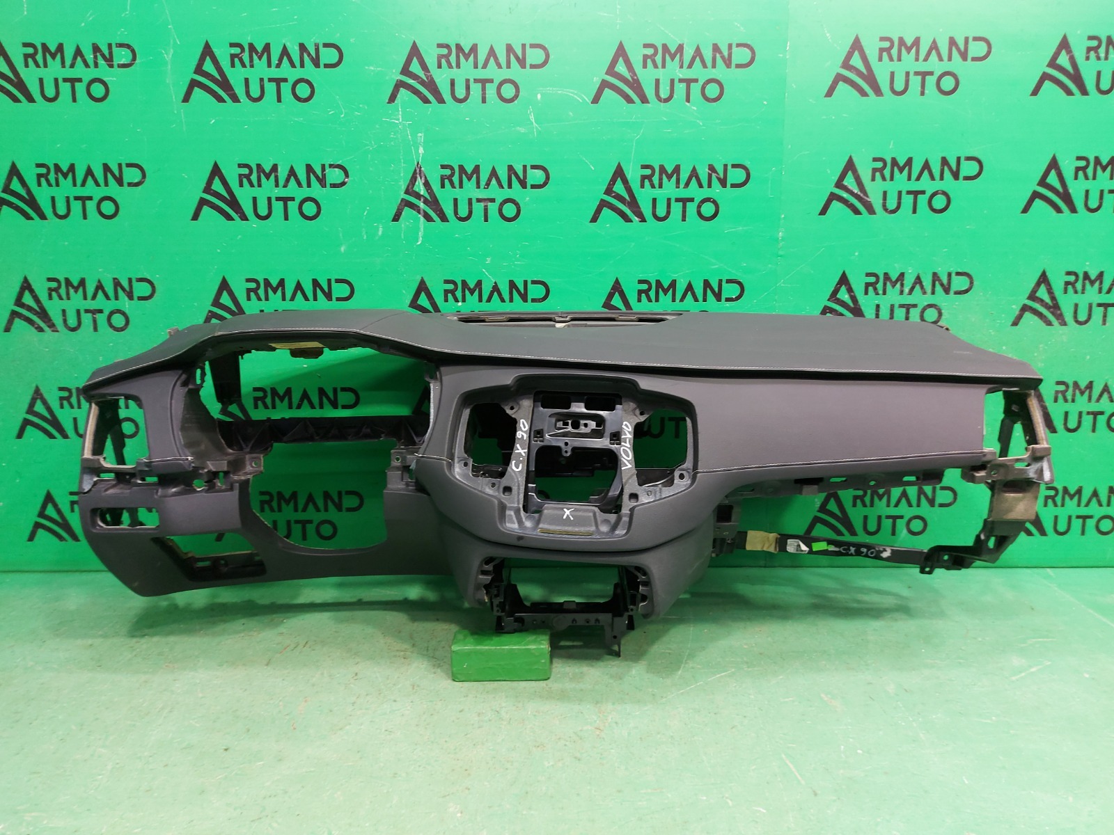 Торпедо Volvo Xc90 2 2014 (б/у) Торпедо Volvo Xc90 2 2014 (б/у)