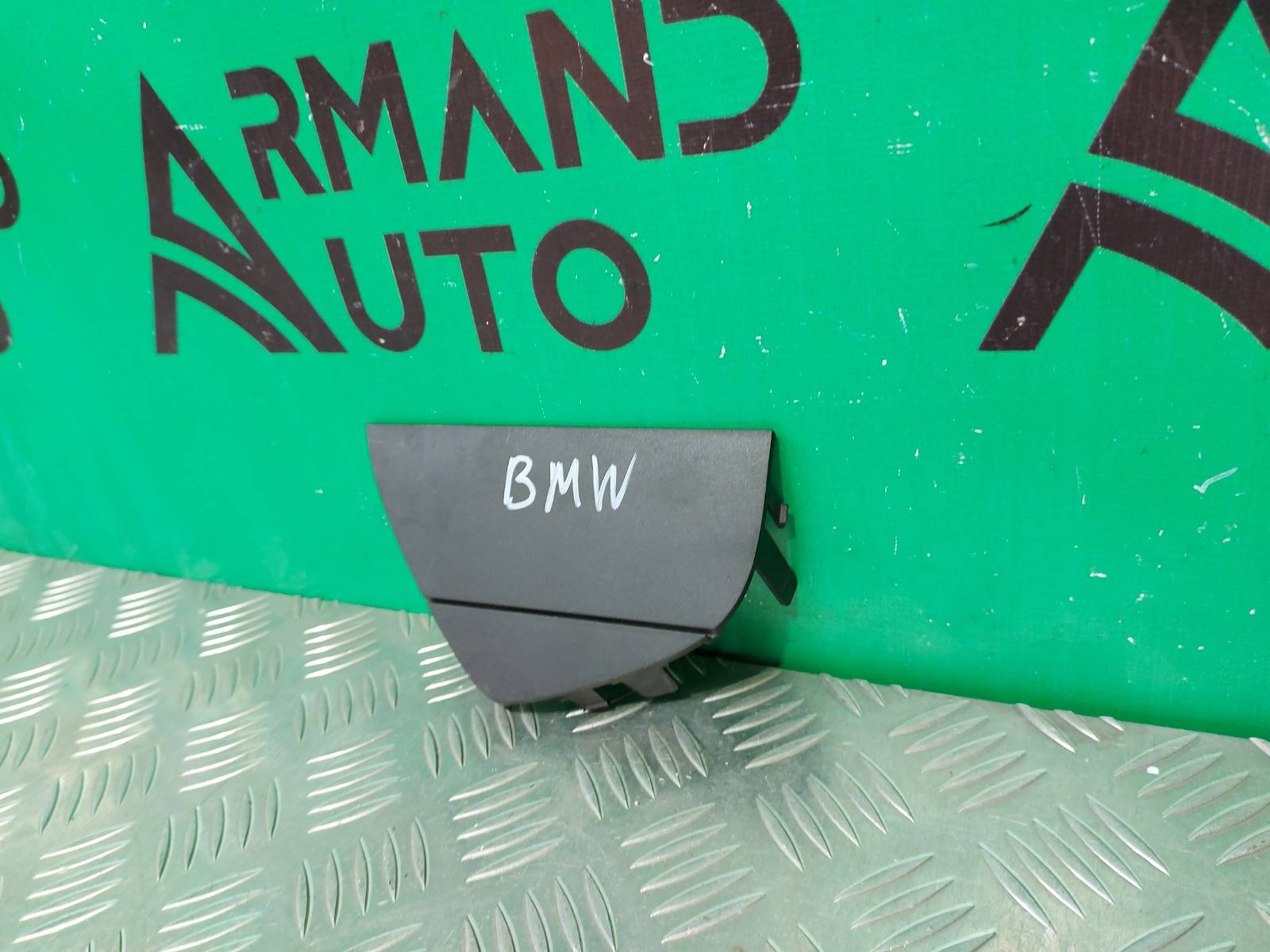 Накладка жалюзи радиатора левая BMW 6 series G32