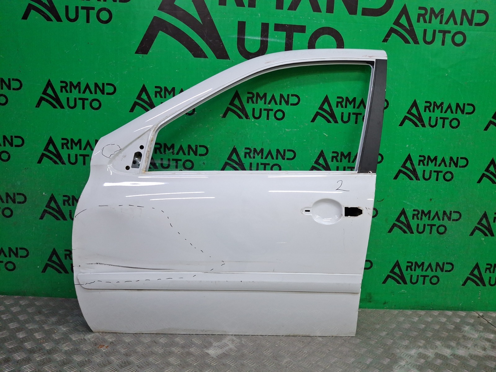 Дверь передняя левая Lada Granta 2011-нв 1 11180610001580 Б/У