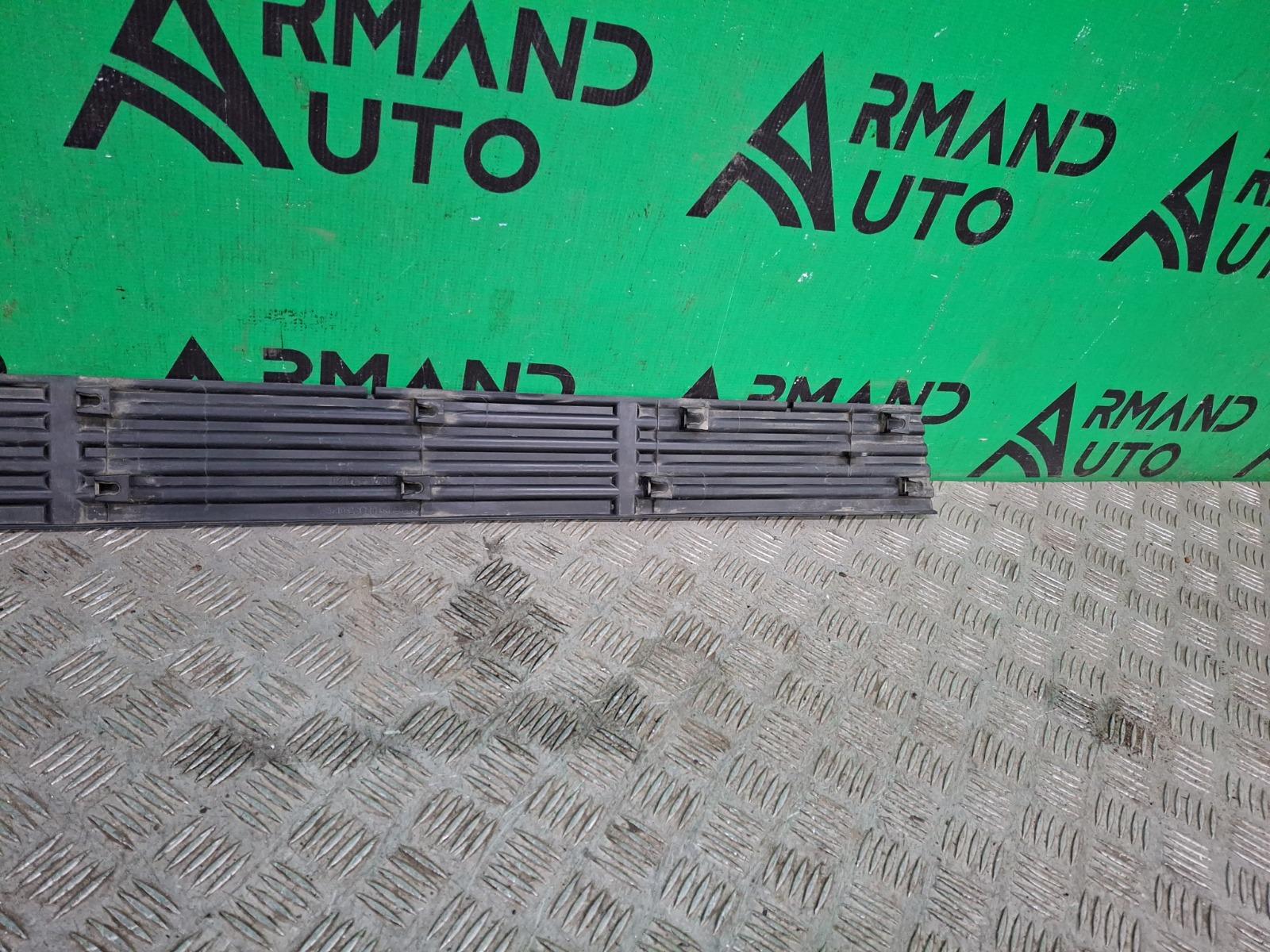 Накладка подножки правая Land Cruiser 2012-2021 200