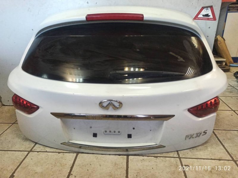Крышка багажника Infiniti QX70 S51