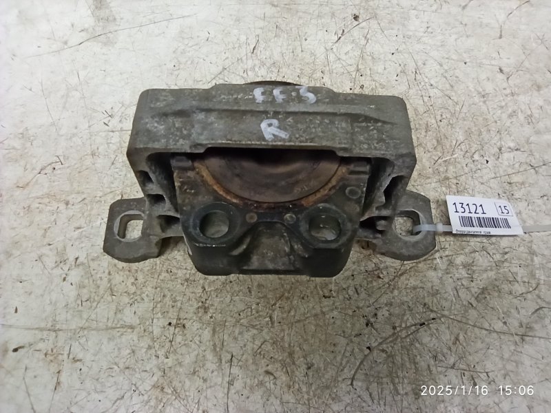 Опора двигателя правая FORD FOCUS 2012 хетчбэк 1811464 контрактная