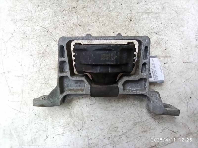Опора двигателя правая FORD FOCUS хетчбэк SHDA