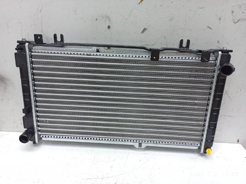 Радиатор охлаждения двигателя Лада Гранта