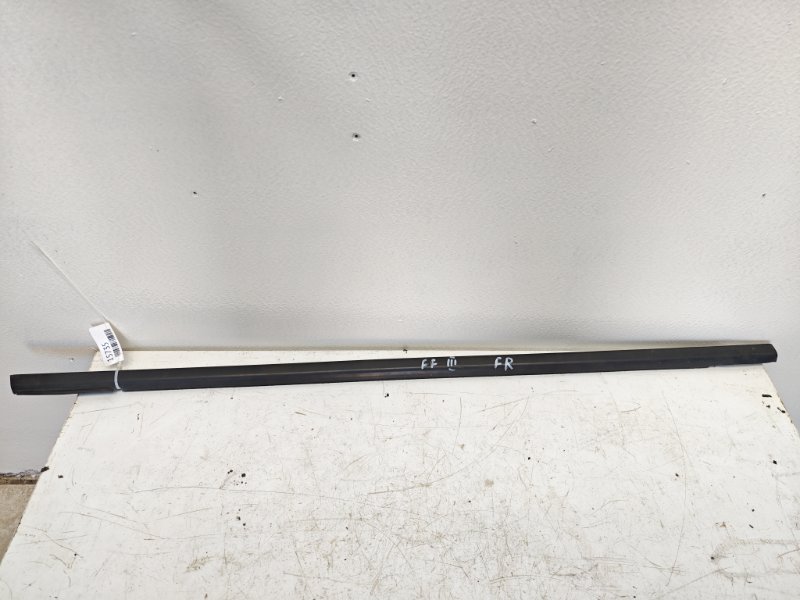 Молдинг наружный под стекло Ford Focus 2012- 3 1871576 контрактная