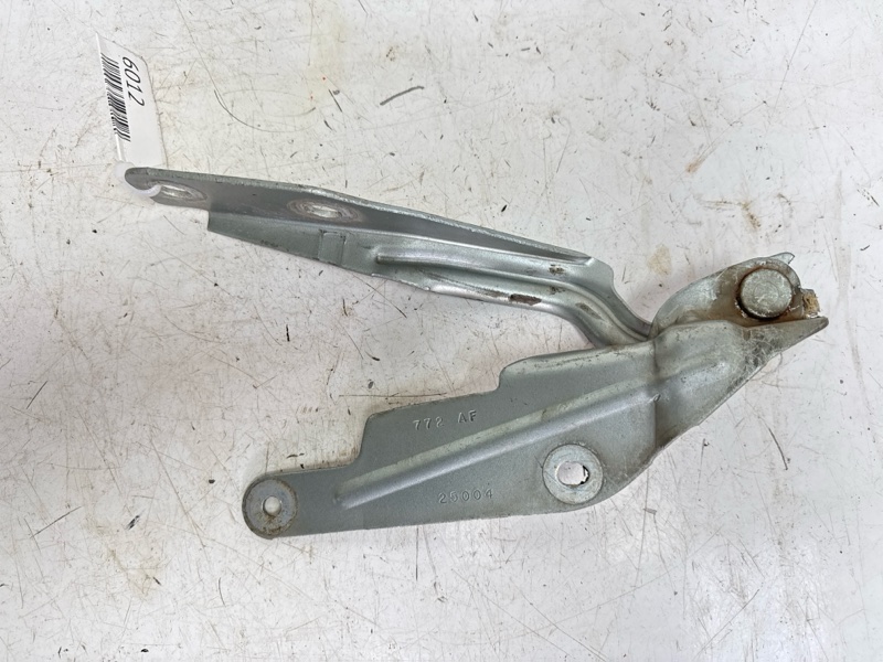 Петля капота правая Chrysler Sebring 2001-2007 MR358576 Б/У
