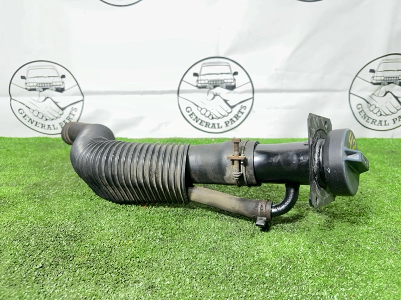 Горловина топливного бака задняя Isuzu Bighorn 2001 UBS26 6VE1 8970121580 контрактная