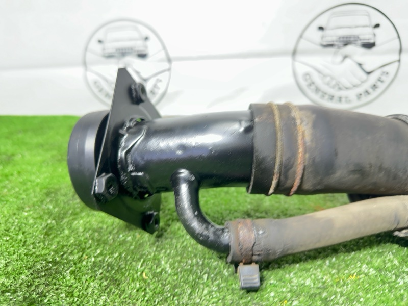 Горловина топливного бака задняя Bighorn 2001 UBS26 6VE1