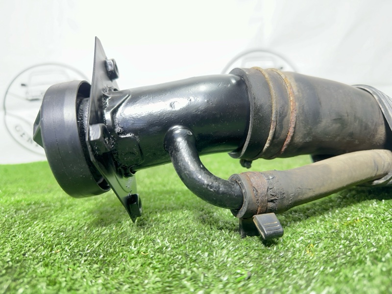 Горловина топливного бака задняя Bighorn 2001 UBS26 6VE1