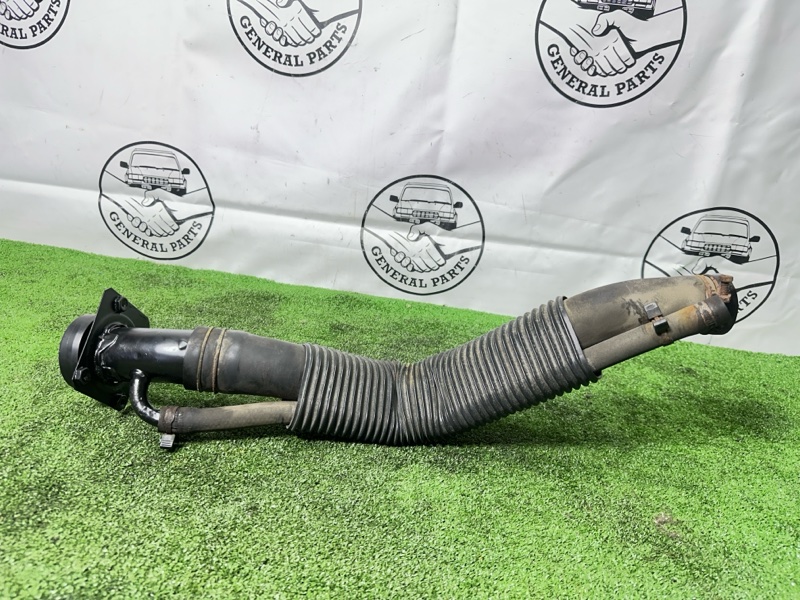 Горловина топливного бака задняя Bighorn 2001 UBS26 6VE1
