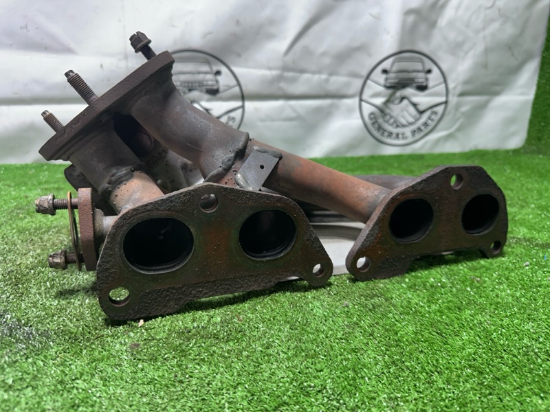 Выпускной коллектор передний Hilux Surf 2002 RZN185 3RZ-FE