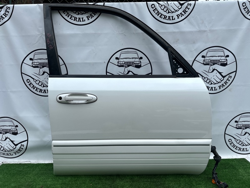 Дверь боковая передняя правая Toyota Land Cruiser UZJ100 2UZ