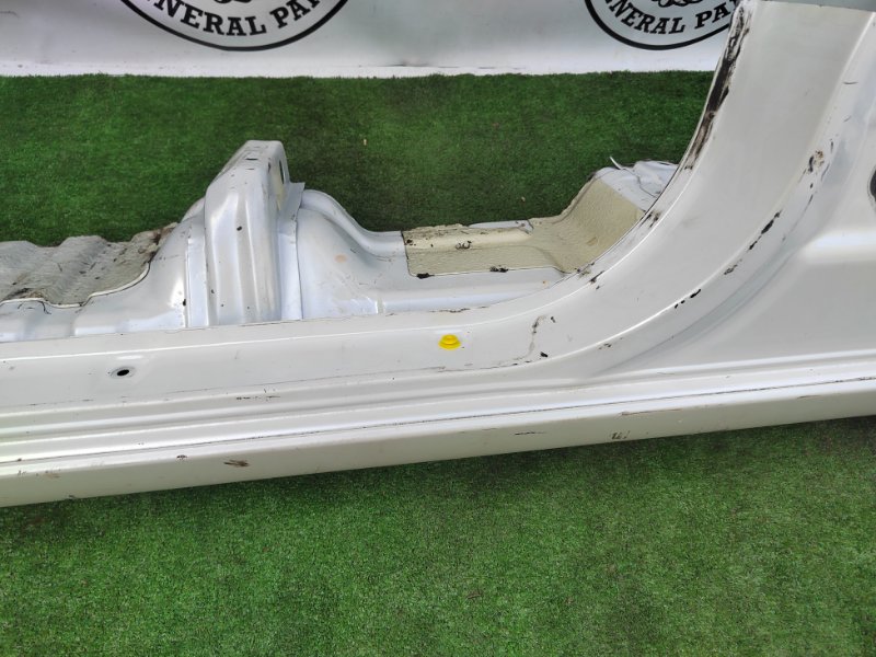 Порог кузова левый Land Cruiser Cygnus 2003 UZJ100 2UZ Порог кузова левый Land Cruiser Cygnus 2003 UZJ100 2UZ