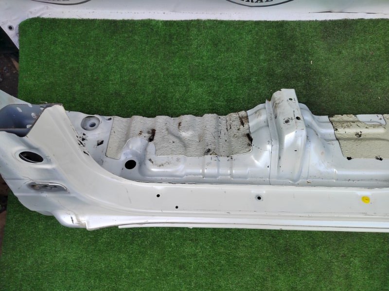Порог кузова левый Land Cruiser Cygnus 2003 UZJ100 2UZ Порог кузова левый Land Cruiser Cygnus 2003 UZJ100 2UZ