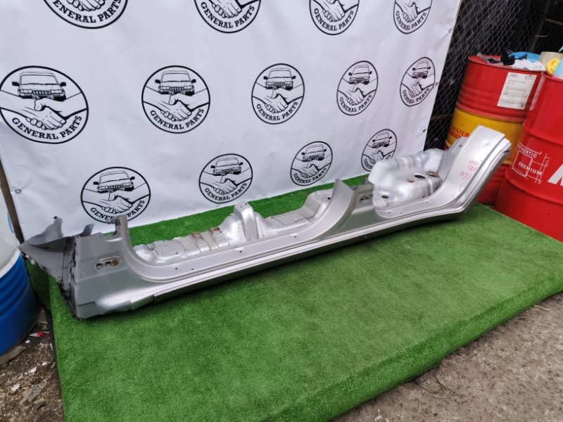 Порог кузова левый Land Cruiser 2001 UZJ100 2UZ