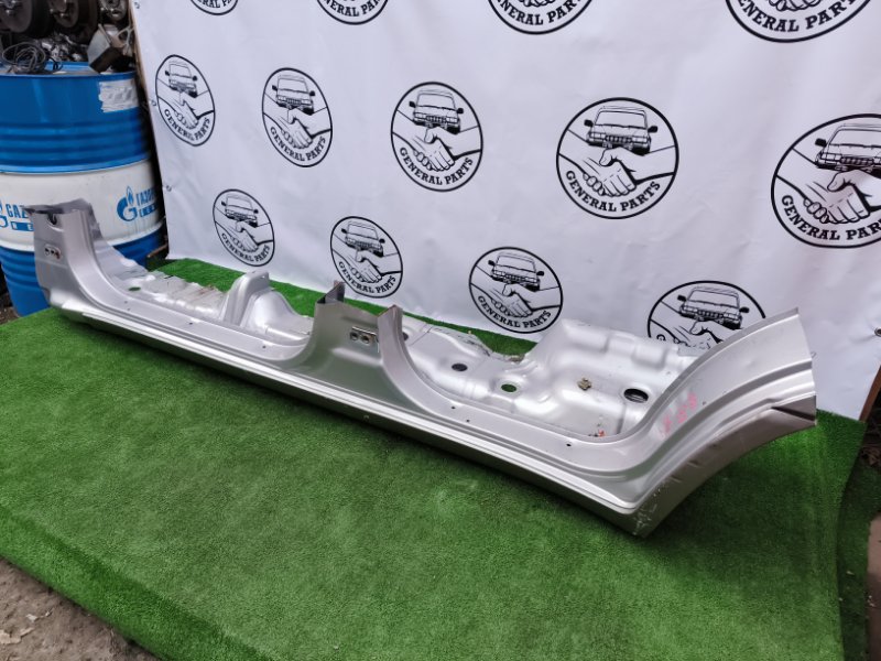 Порог кузова левый Toyota Land Cruiser UZJ100 2UZ