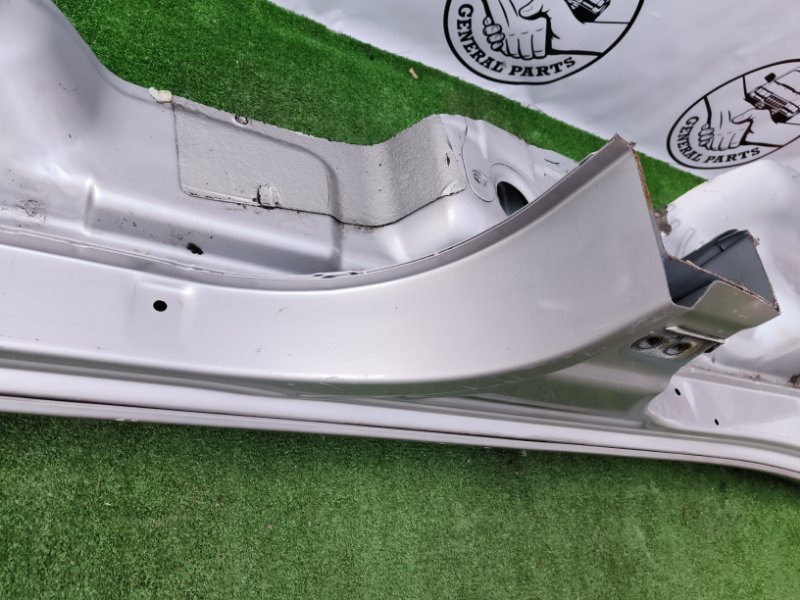 Порог кузова левый Land Cruiser 2001 UZJ100 2UZ