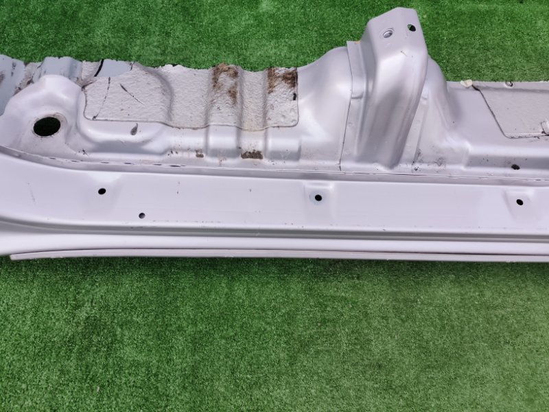 Порог кузова левый Land Cruiser 2001 UZJ100 2UZ