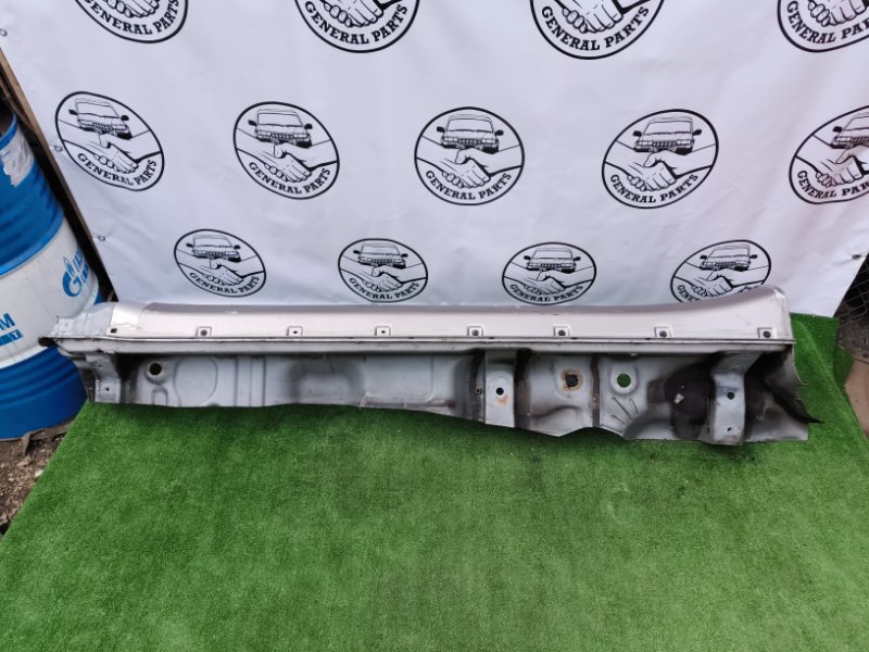 Порог кузова левый Land Cruiser 2001 UZJ100 2UZ