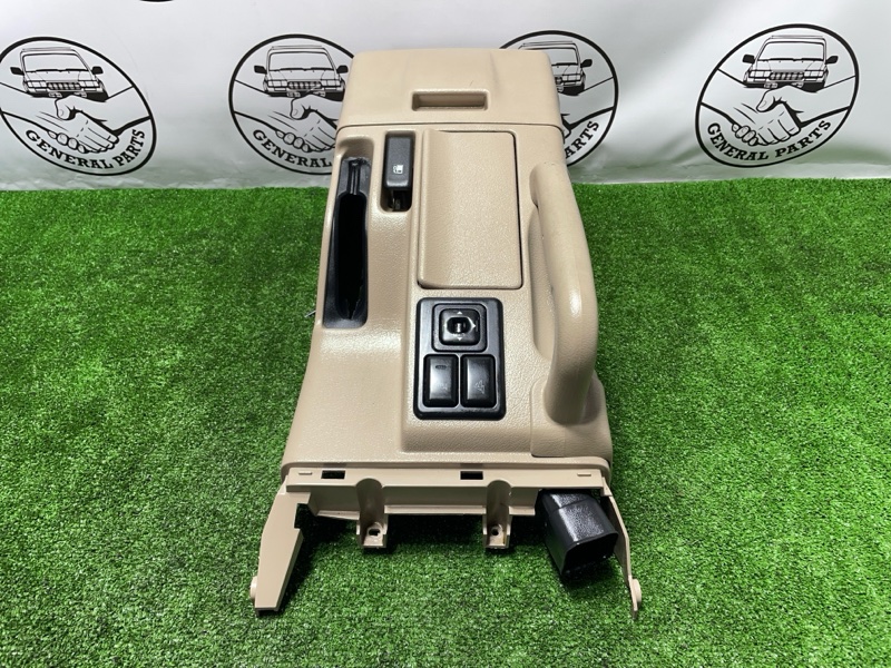 Бардачок между сиденьями Bighorn 2001 UBS26 6VE1 Бардачок между сиденьями Bighorn 2001 UBS26 6VE1