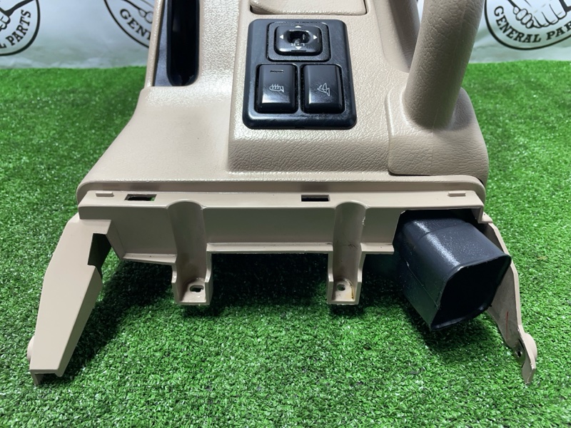 Бардачок между сиденьями Bighorn 2001 UBS26 6VE1 Бардачок между сиденьями Bighorn 2001 UBS26 6VE1