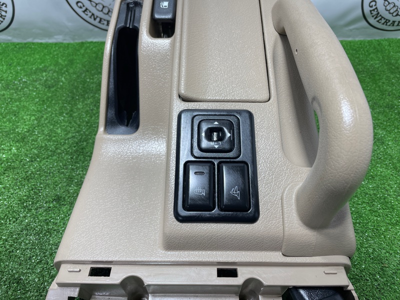 Бардачок между сиденьями Bighorn 2001 UBS26 6VE1 Бардачок между сиденьями Bighorn 2001 UBS26 6VE1