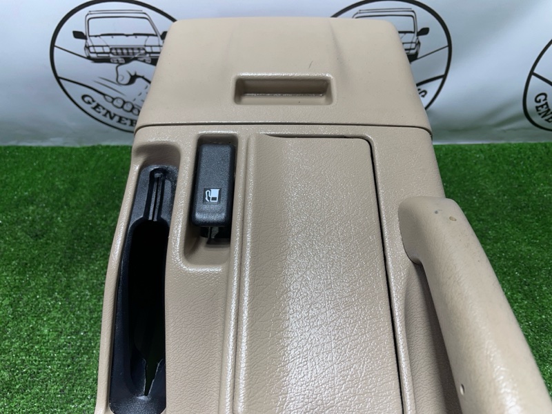 Бардачок между сиденьями Bighorn 2001 UBS26 6VE1 Бардачок между сиденьями Bighorn 2001 UBS26 6VE1