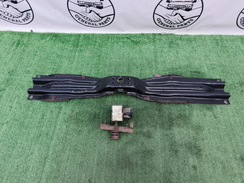 Крепление запасного колеса Toyota Land Cruiser Cygnus 2003 UZJ100 2UZ 5190060322 контрактная