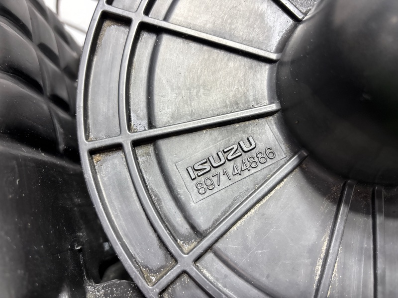 Корпус воздушного фильтра Bighorn 1999 UBS73GW 4JX1