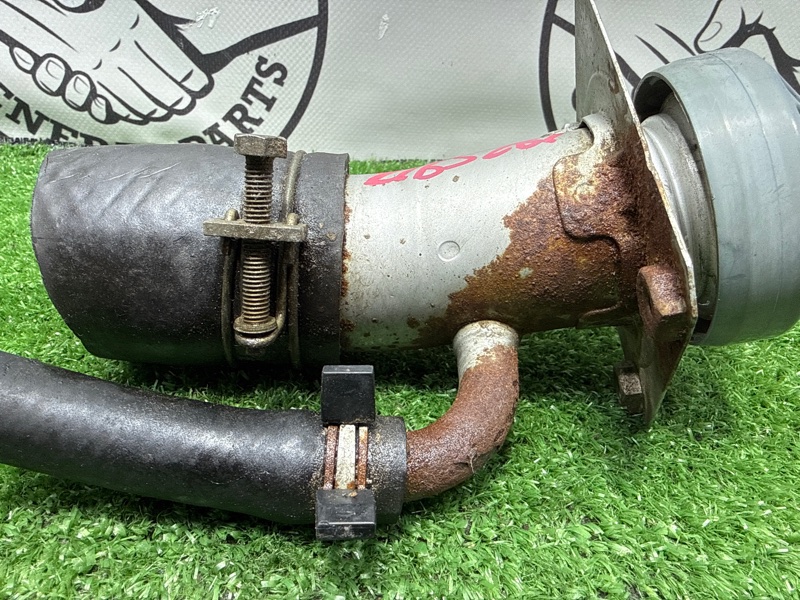 Горловина топливного бака Bighorn 2000 UBS26 6VE1