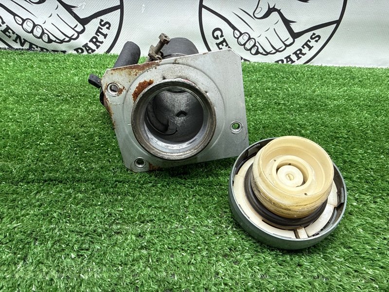 Горловина топливного бака Bighorn 2000 UBS26 6VE1
