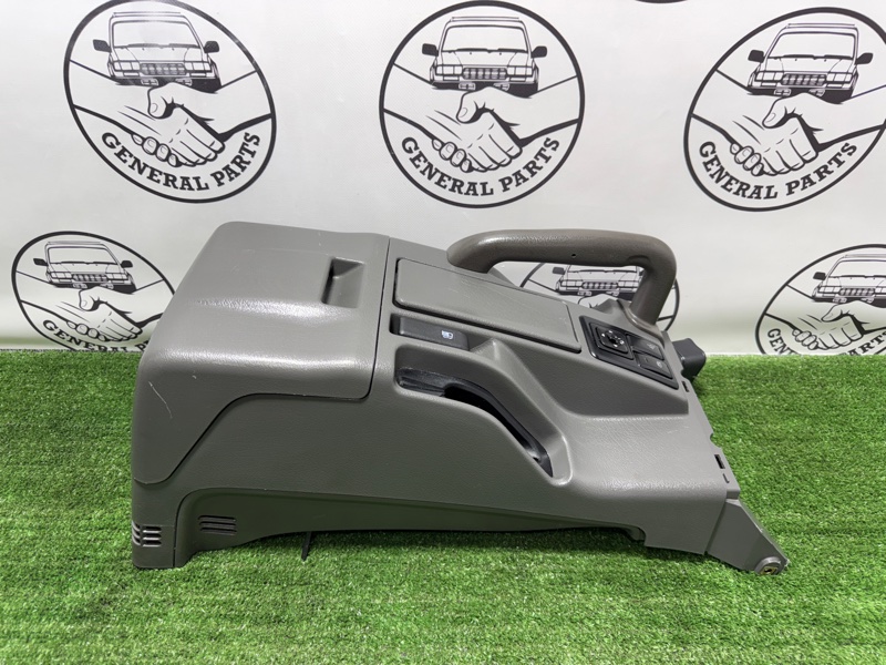 Бардачок между сиденьями Bighorn 2000 UBS26 6VE1