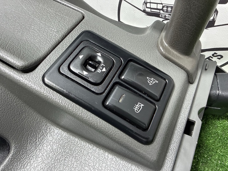 Бардачок между сиденьями Bighorn 2000 UBS26 6VE1