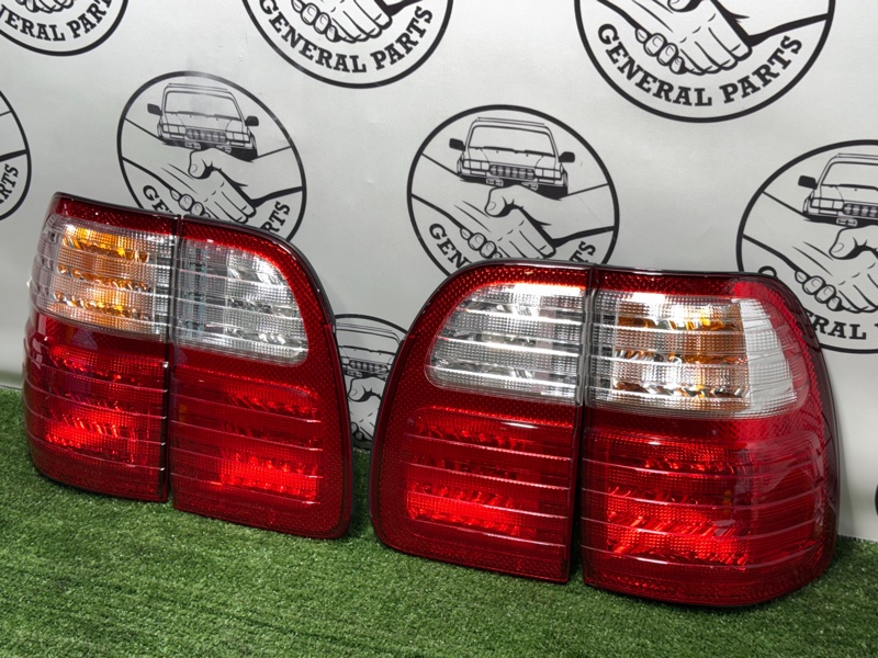 Стоп-сигнал задний Land Cruiser Cygnus 1999 UZJ100 2UZ