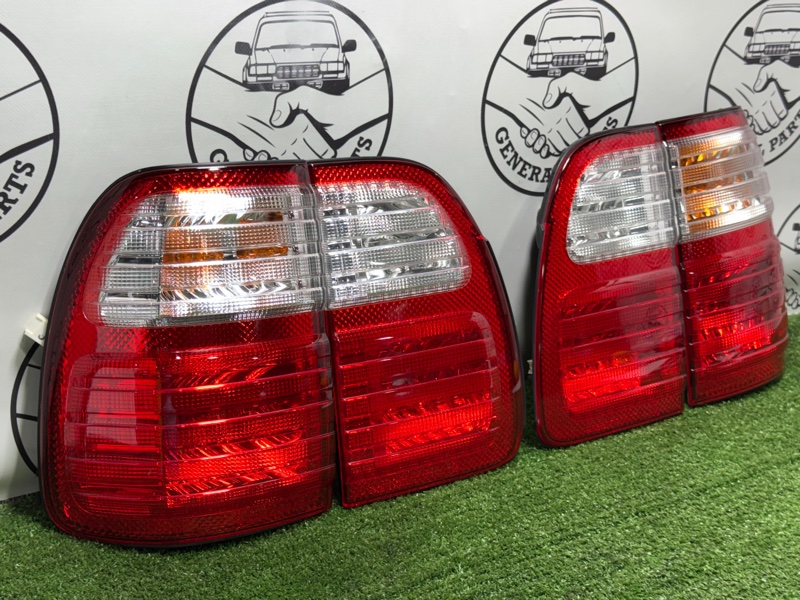 Стоп-сигнал задний Toyota Land Cruiser Cygnus UZJ100 2UZ