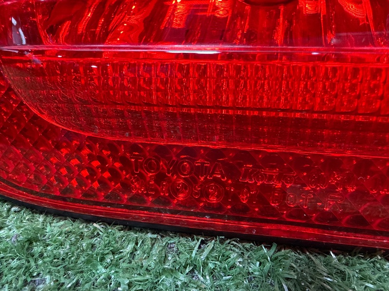 Стоп-сигнал задний Land Cruiser Cygnus 1999 UZJ100 2UZ