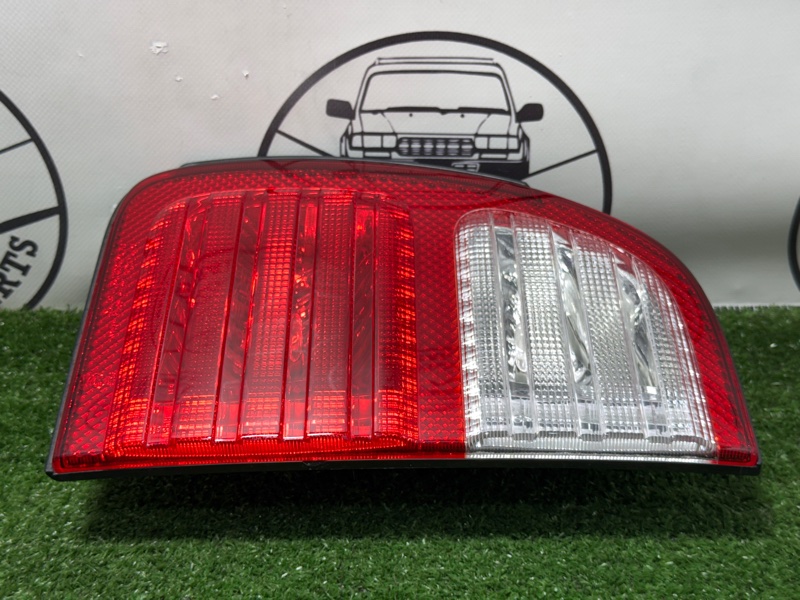 Стоп-сигнал задний Land Cruiser Cygnus 1999 UZJ100 2UZ
