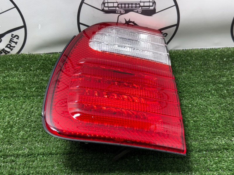 Стоп-сигнал задний Land Cruiser Cygnus 1999 UZJ100 2UZ