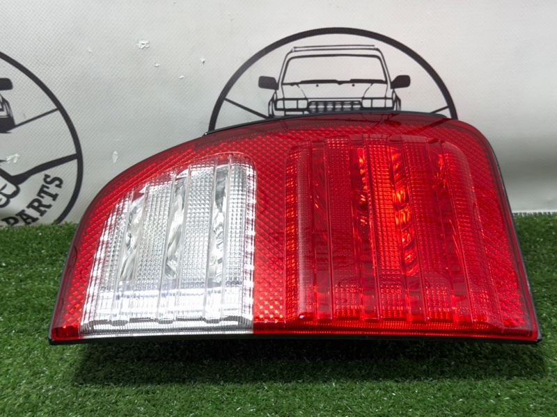 Стоп-сигнал задний Land Cruiser Cygnus 1999 UZJ100 2UZ