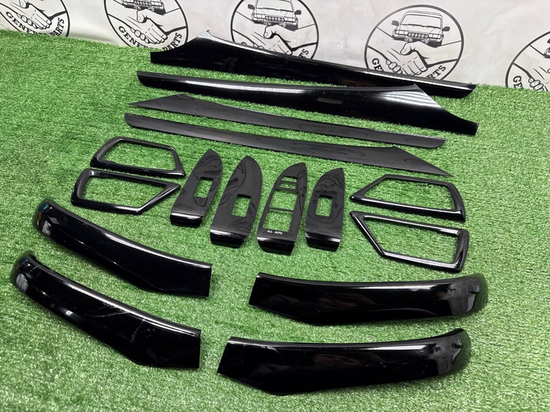 Декоративная накладка Prius 2011 ZVW30 2ZR-FXE Декоративная накладка Prius 2011 ZVW30 2ZR-FXE