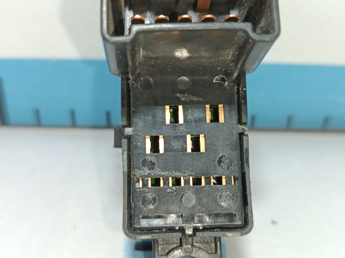 Кнопка стеклоподъемника задняя FX35 2009 S51 VQ35HR Кнопка стеклоподъемника задняя FX35 2009 S51 VQ35HR