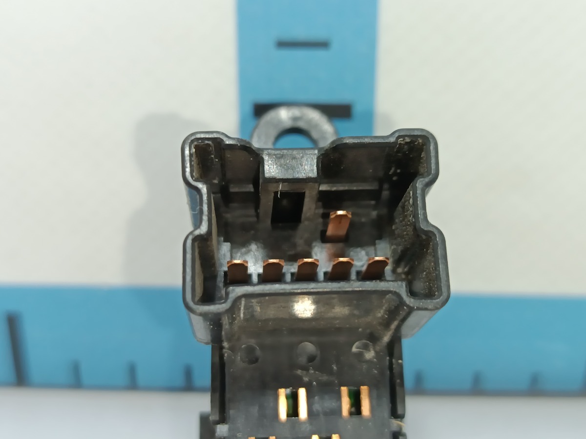 Кнопка стеклоподъемника задняя FX35 2009 S51 VQ35HR Кнопка стеклоподъемника задняя FX35 2009 S51 VQ35HR